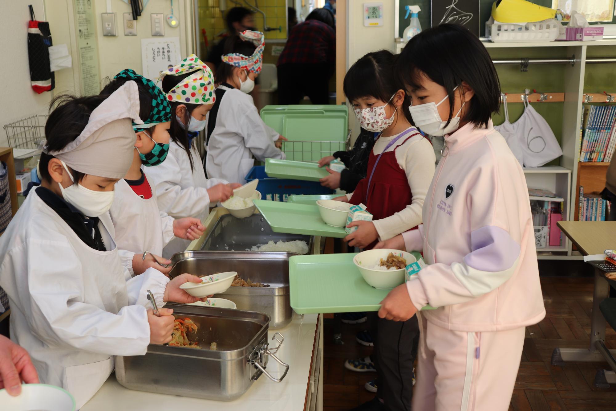 給食の様子