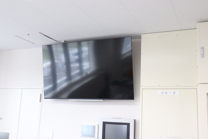 65型テレビ